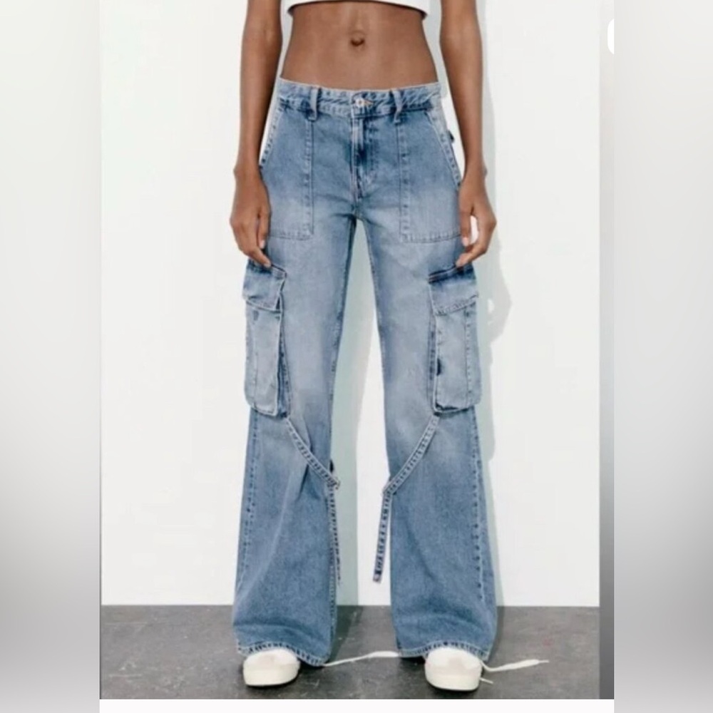 Zara; Mid-rise TRF cargo pants , size 6